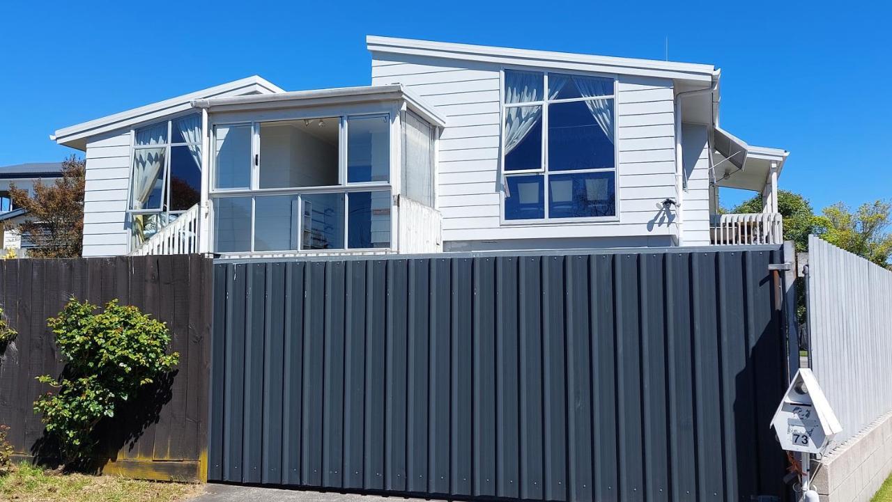 Bed And Breakfast Happy Home Taupo Accommodation 外观 照片