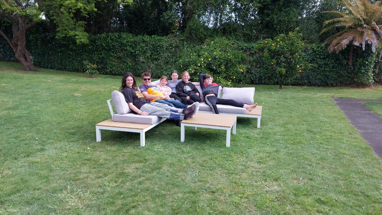 Bed And Breakfast Happy Home Taupo Accommodation 外观 照片