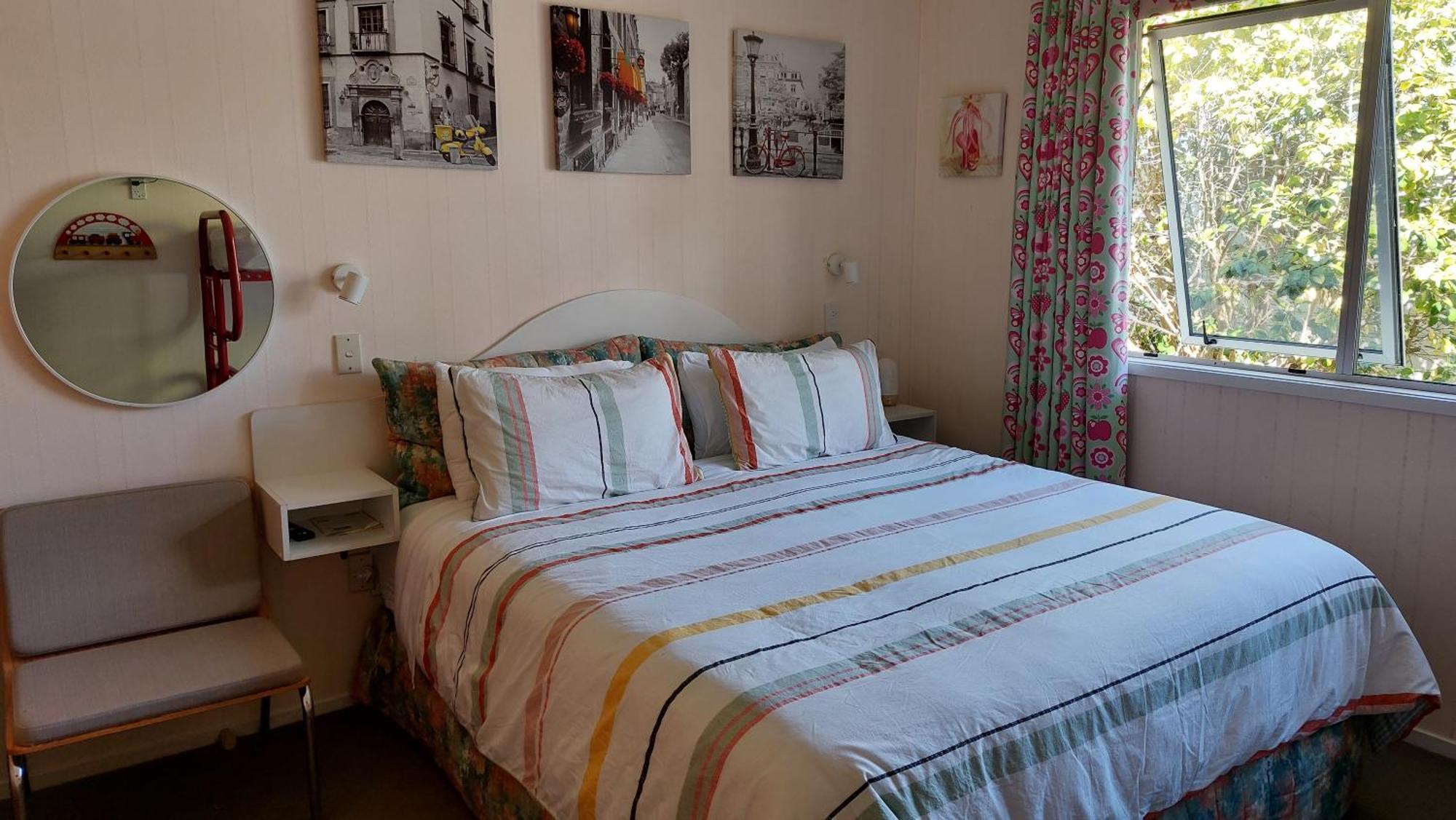Bed And Breakfast Happy Home Taupo Accommodation 外观 照片