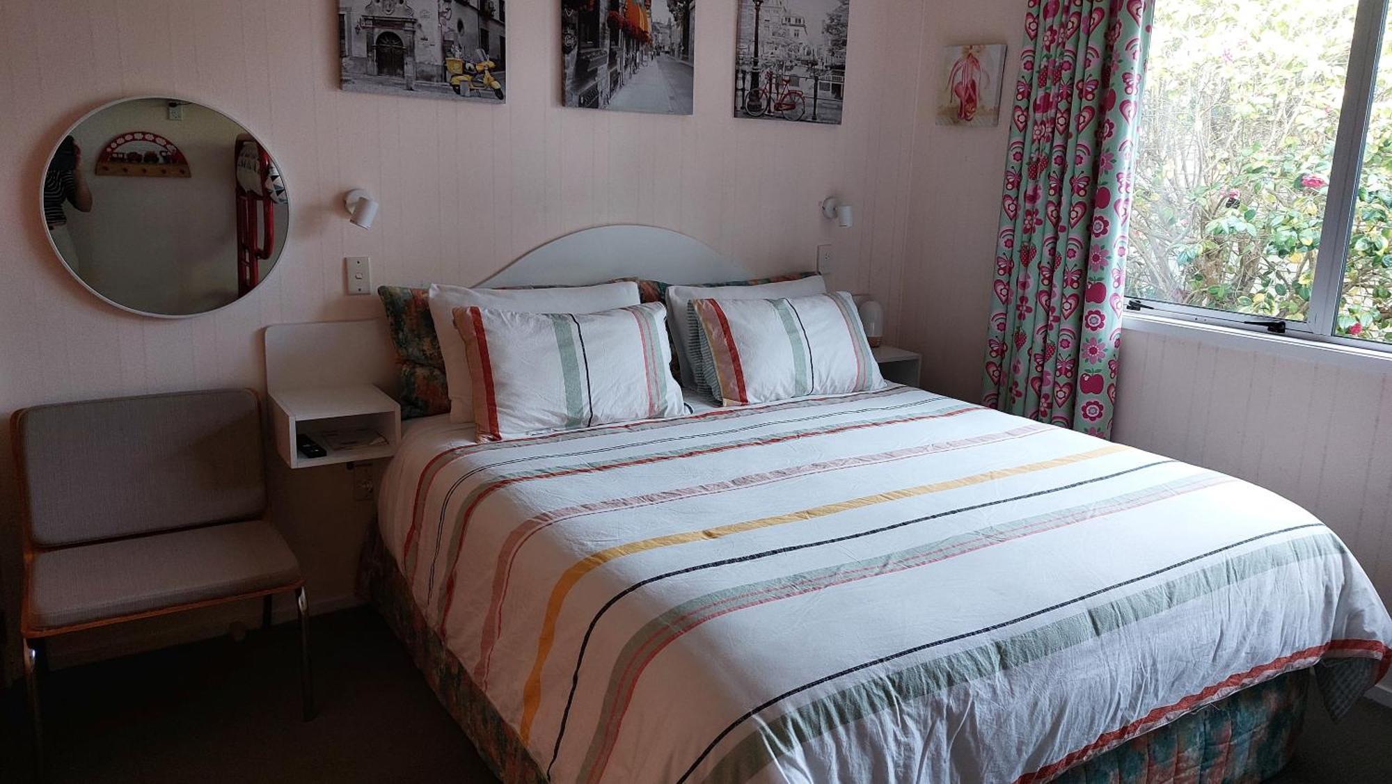 Bed And Breakfast Happy Home Taupo Accommodation 外观 照片