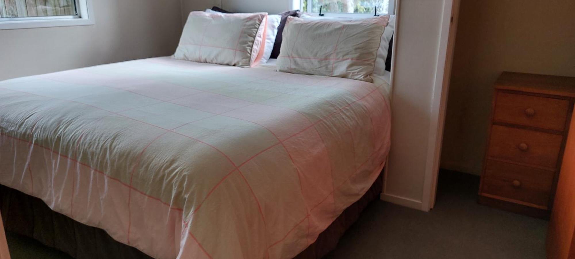 Bed And Breakfast Happy Home Taupo Accommodation 外观 照片