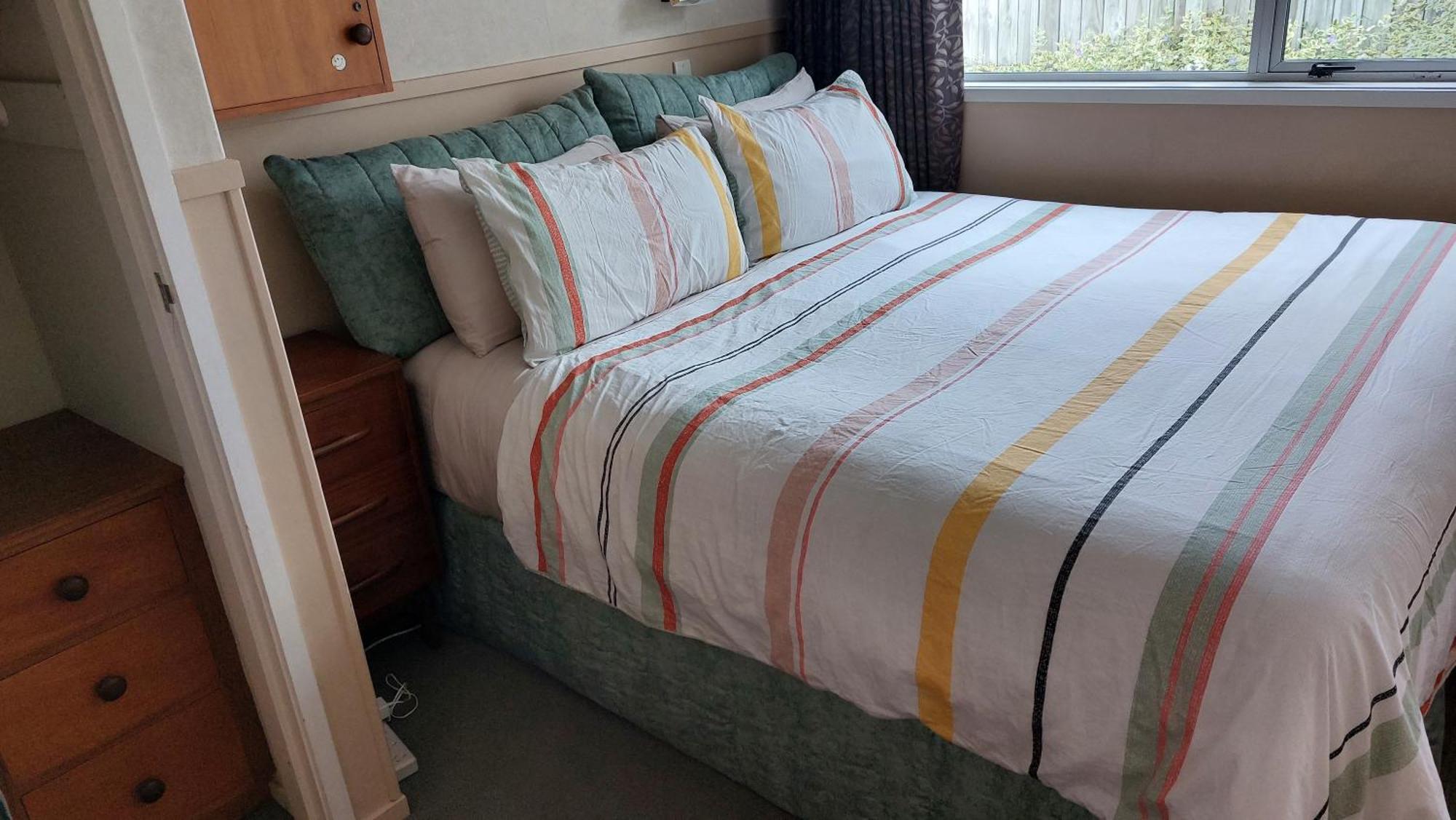 Bed And Breakfast Happy Home Taupo Accommodation 外观 照片