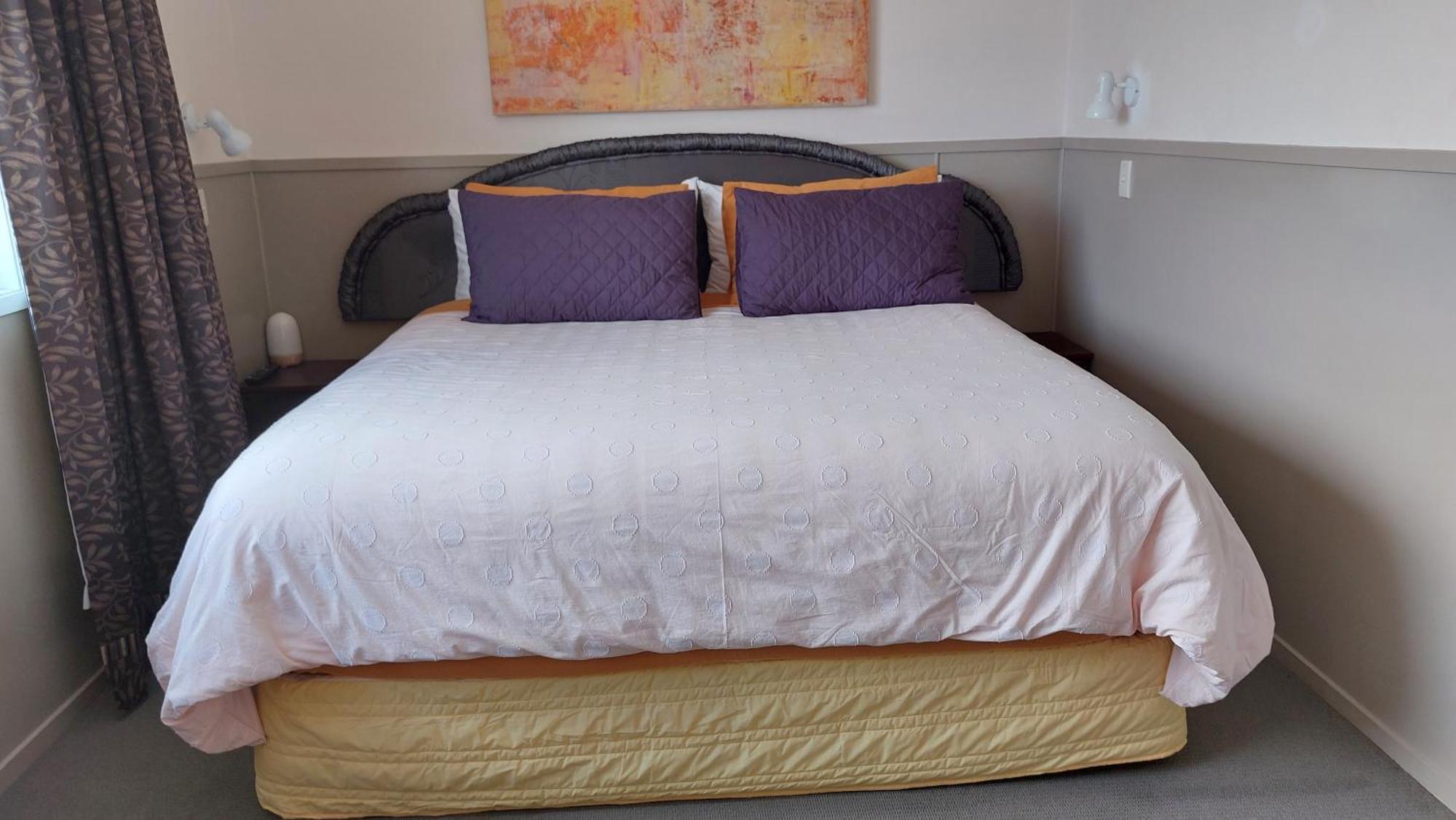 Bed And Breakfast Happy Home Taupo Accommodation 外观 照片