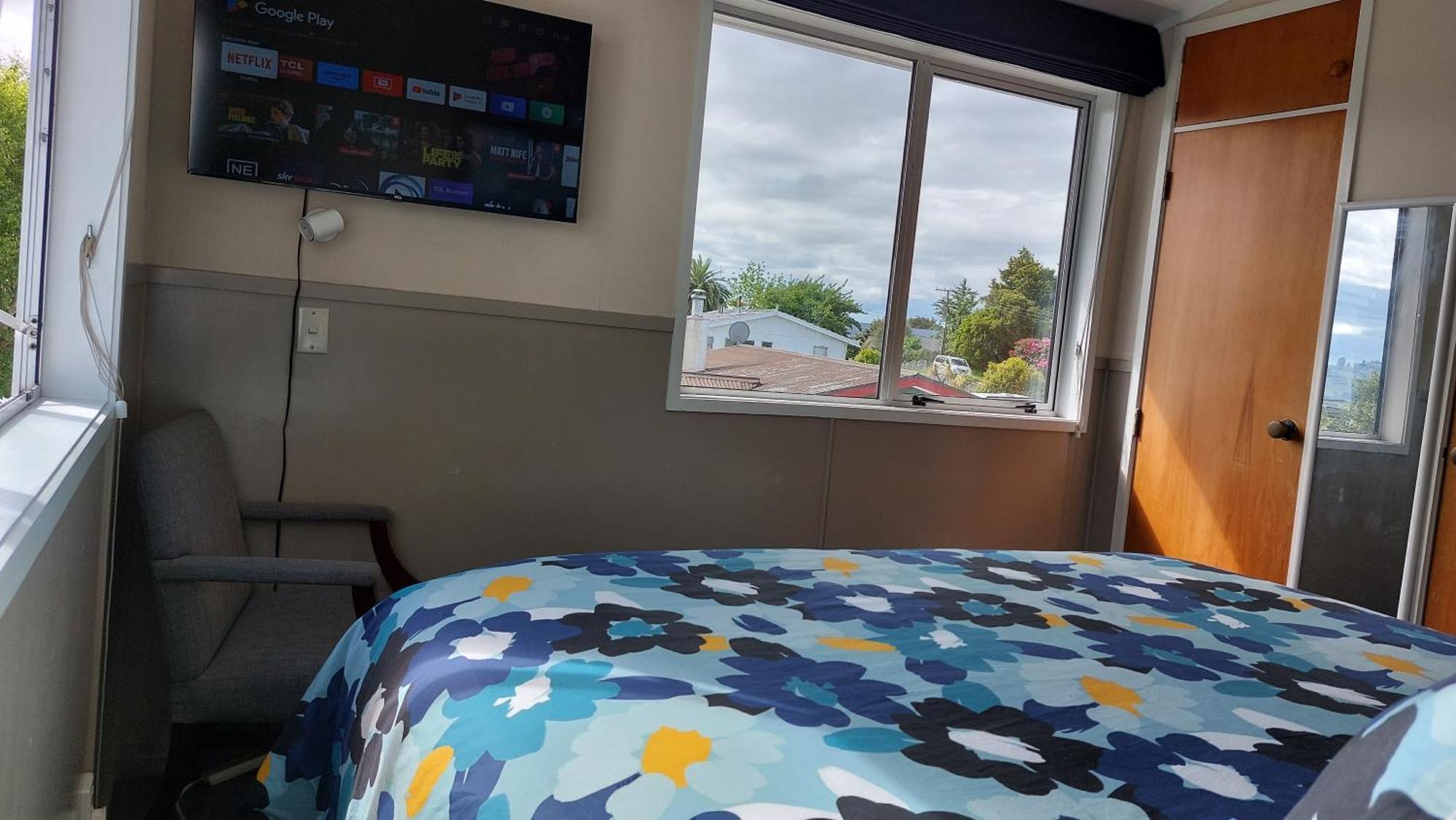 Bed And Breakfast Happy Home Taupo Accommodation 外观 照片