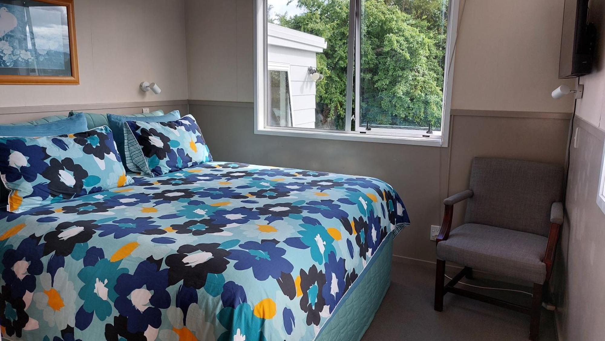 Bed And Breakfast Happy Home Taupo Accommodation 外观 照片
