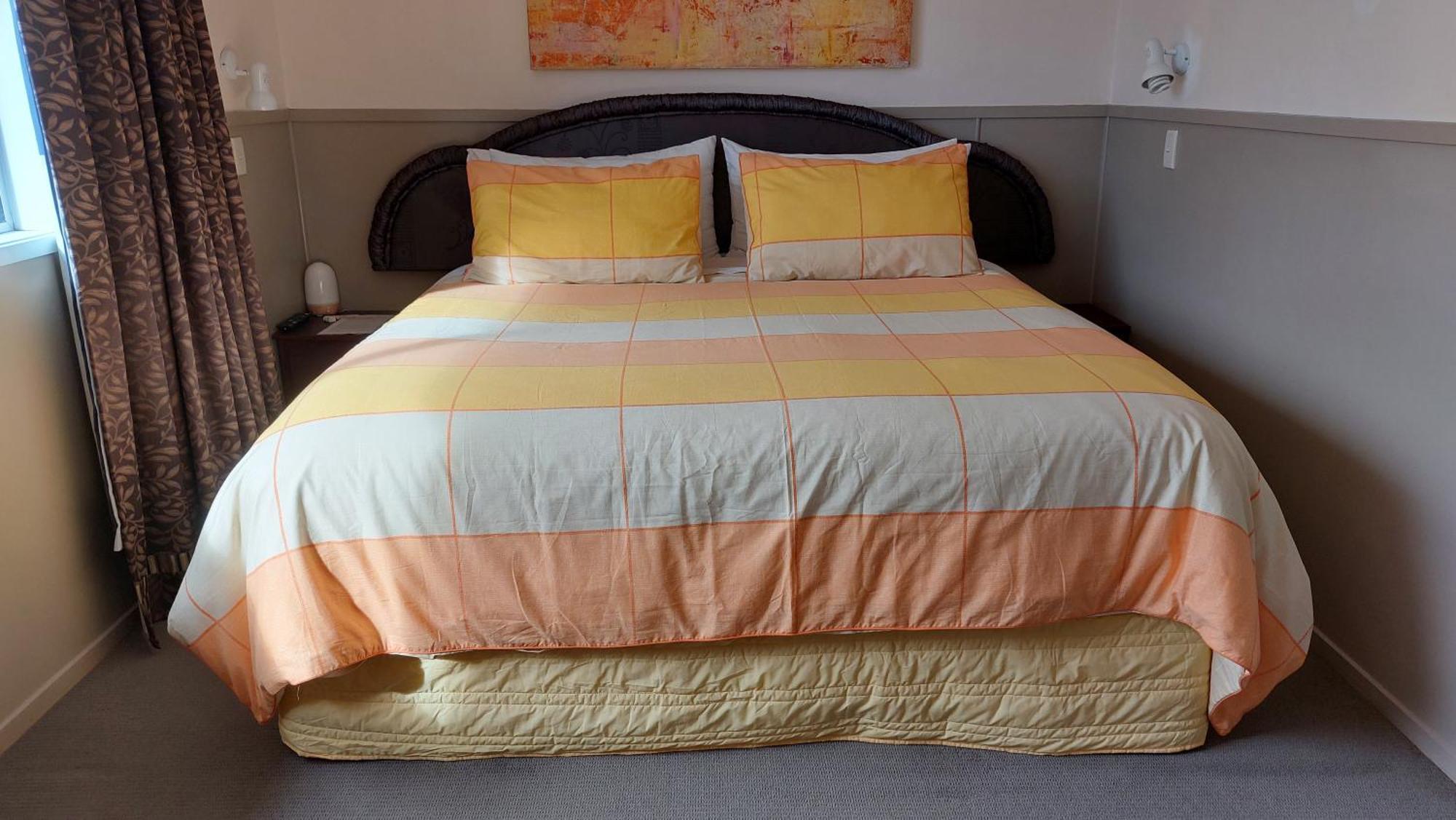 Bed And Breakfast Happy Home Taupo Accommodation 外观 照片