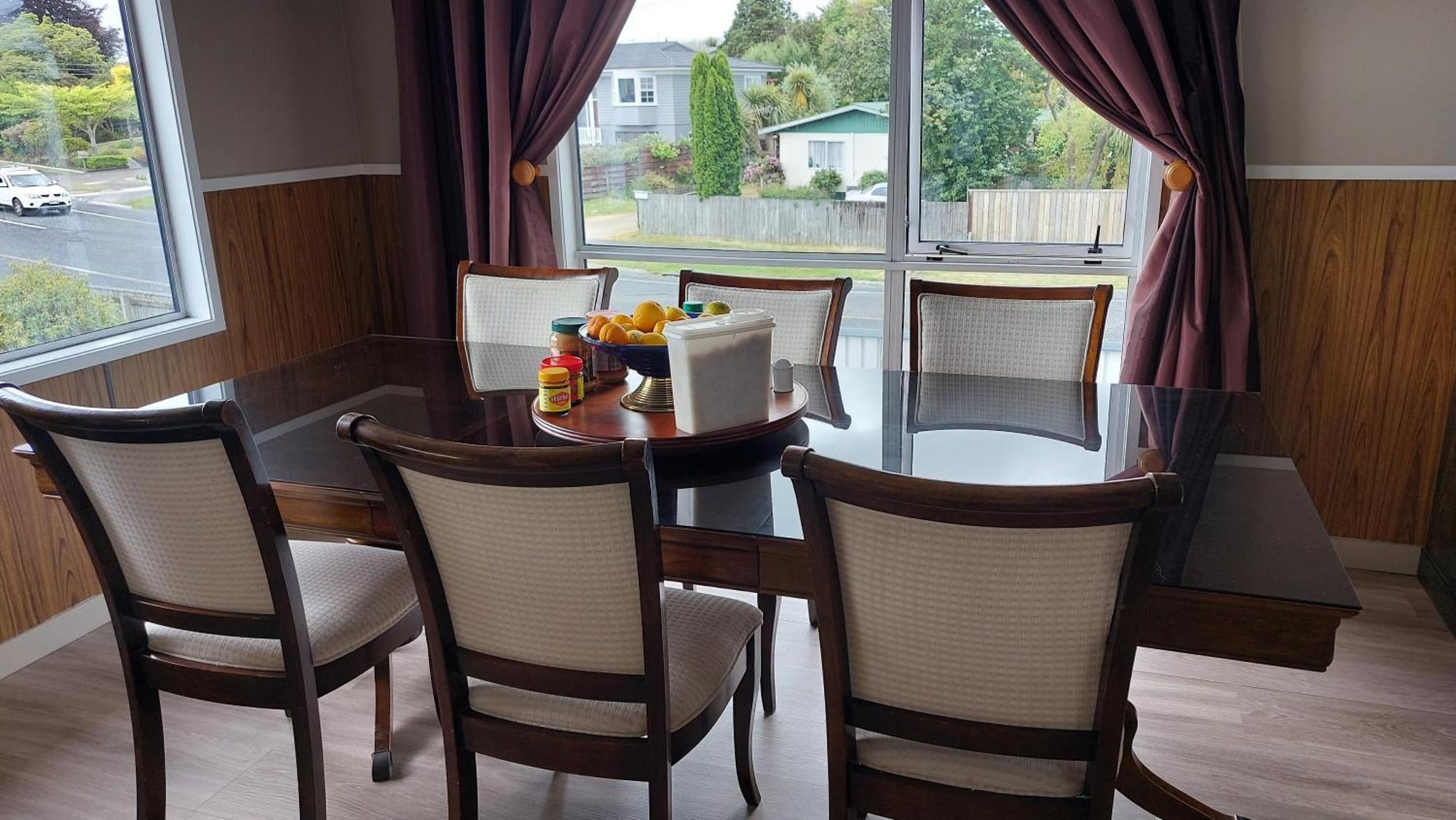 Bed And Breakfast Happy Home Taupo Accommodation 外观 照片