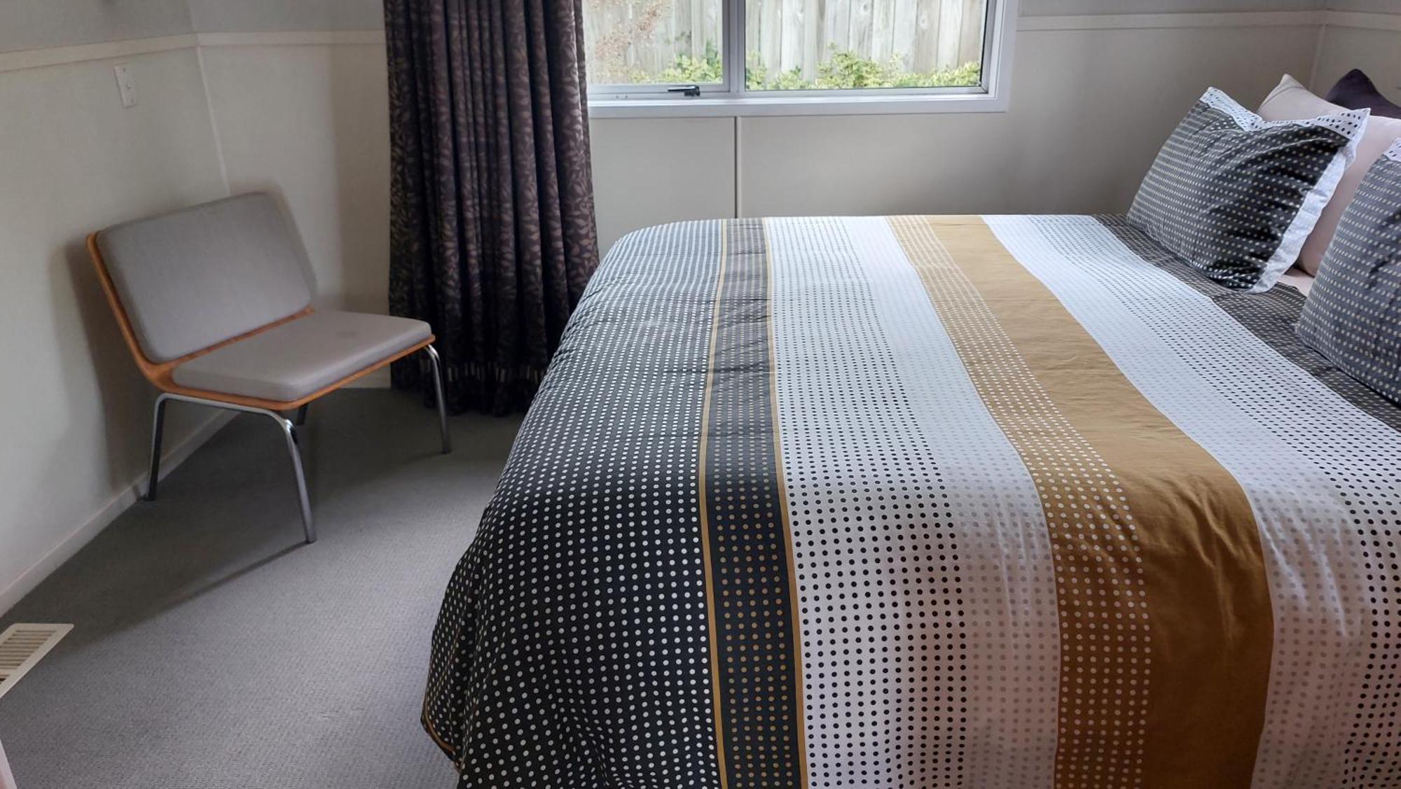 Bed And Breakfast Happy Home Taupo Accommodation 外观 照片