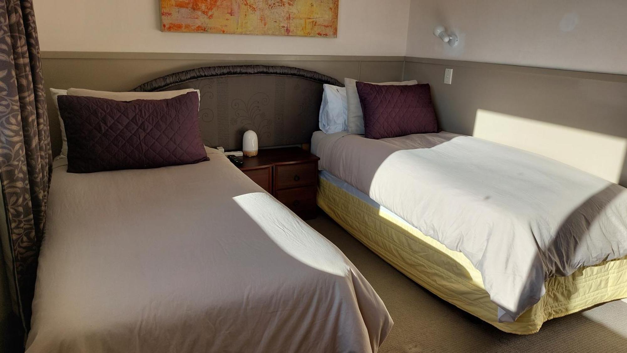 Bed And Breakfast Happy Home Taupo Accommodation 外观 照片
