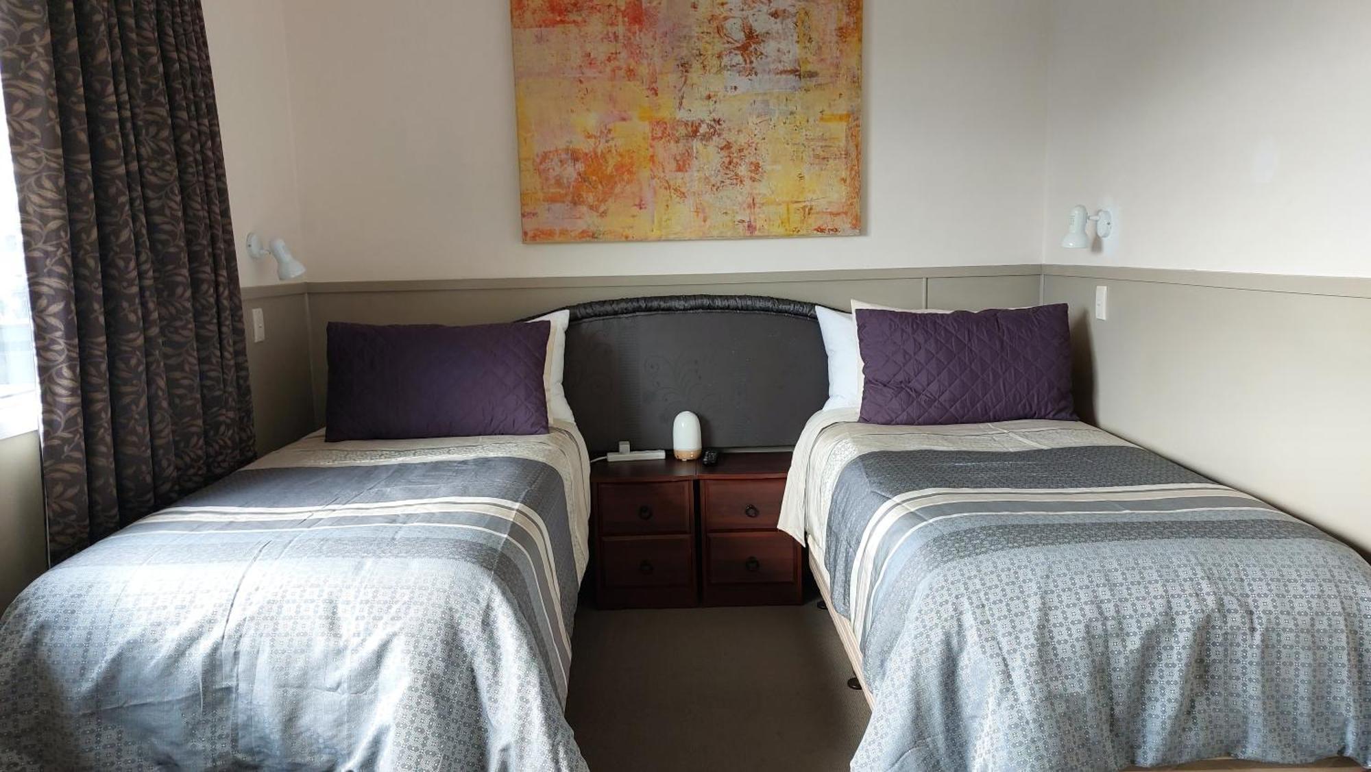 Bed And Breakfast Happy Home Taupo Accommodation 外观 照片