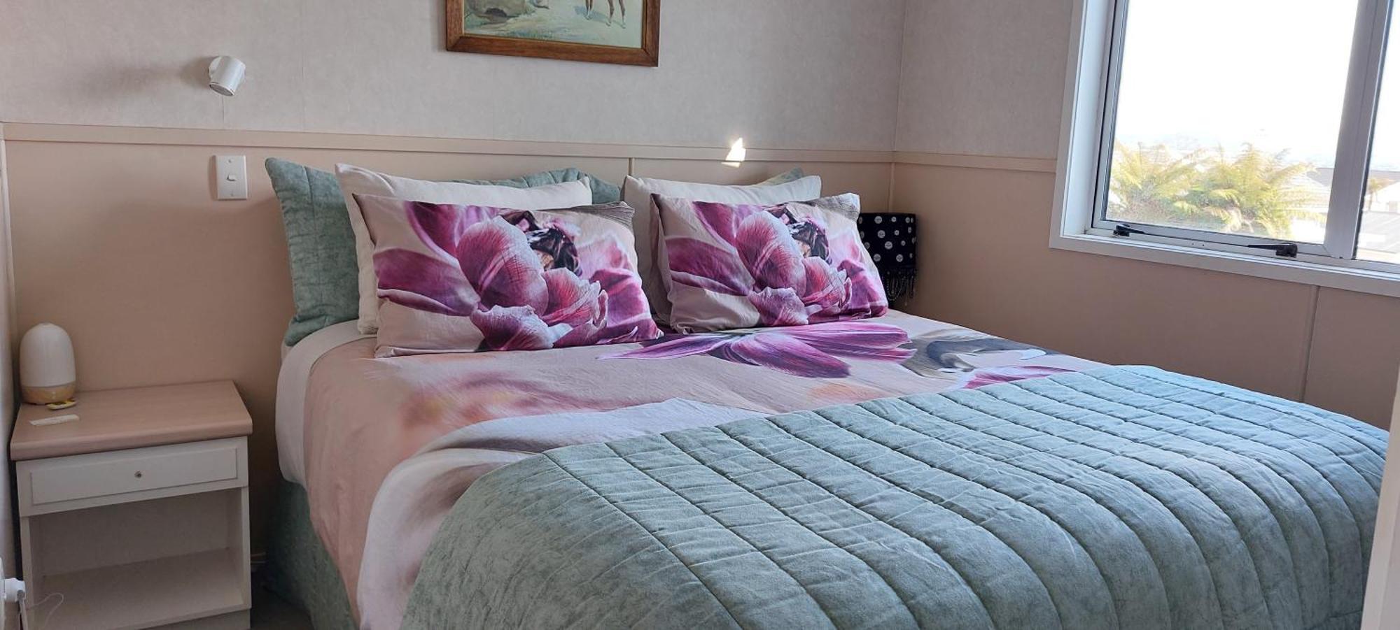Bed And Breakfast Happy Home Taupo Accommodation 外观 照片