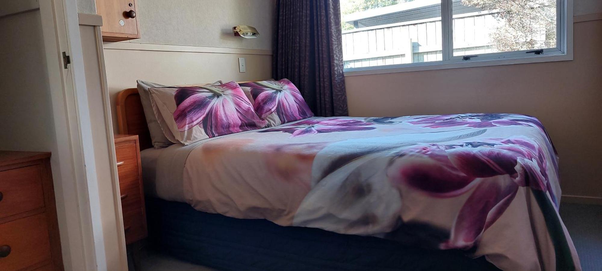 Bed And Breakfast Happy Home Taupo Accommodation 外观 照片