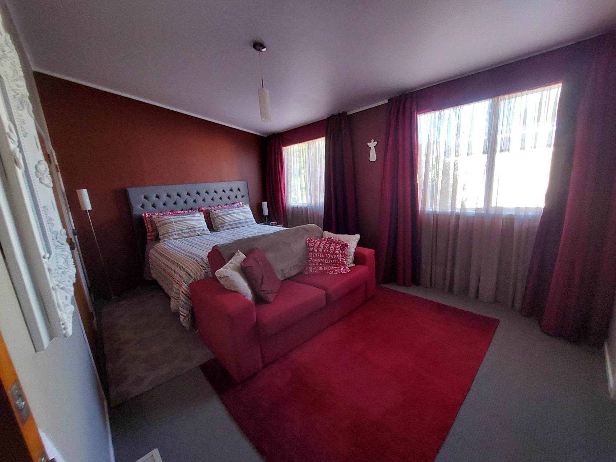 Bed And Breakfast Happy Home Taupo Accommodation 外观 照片